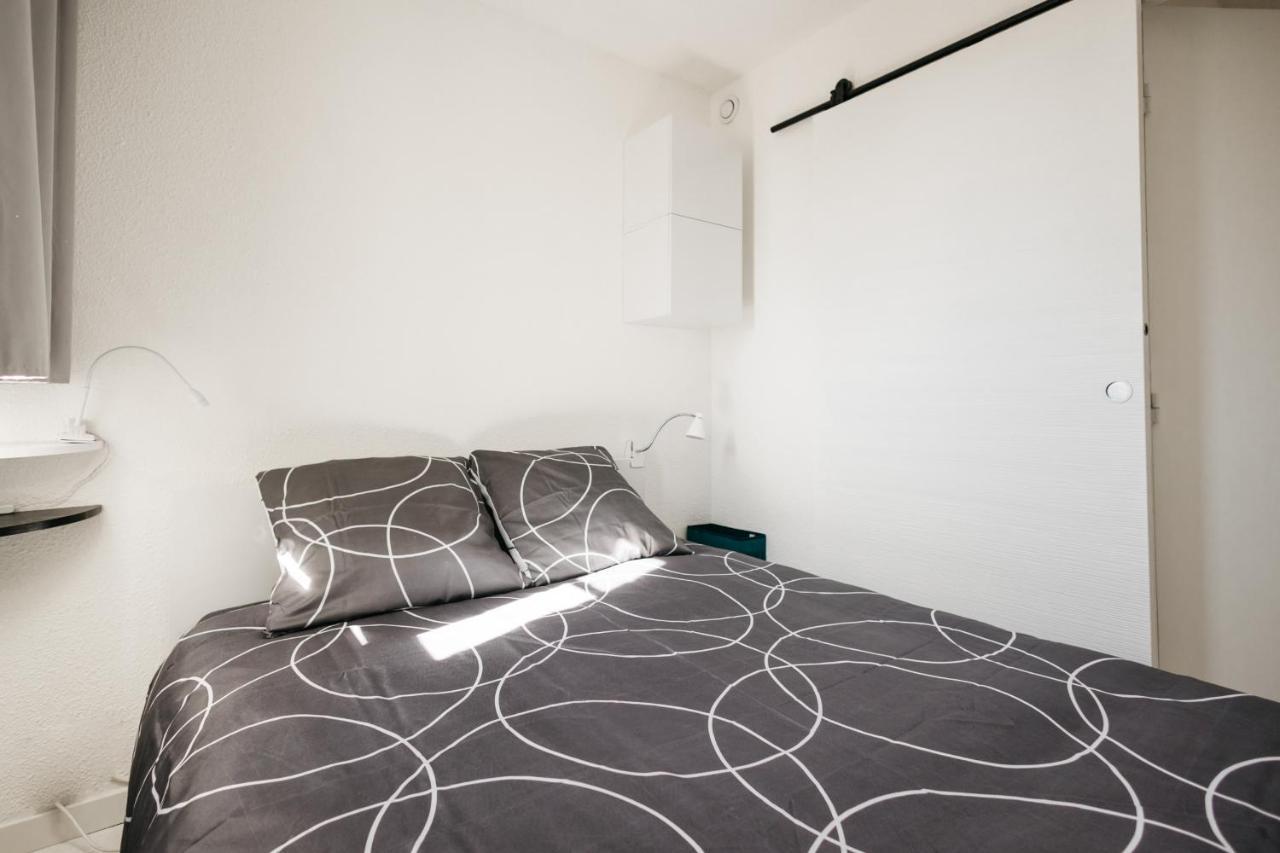 Cosy T1, A 10 Minutes A Pieds Des Plages Frejus Exterior photo